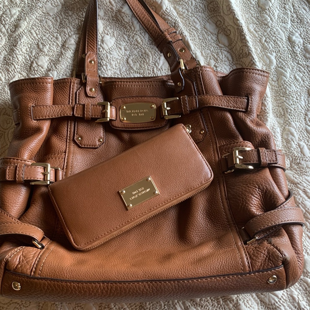 ♥️♥️Michael Koors brown bag With Wallet ♥️♥️